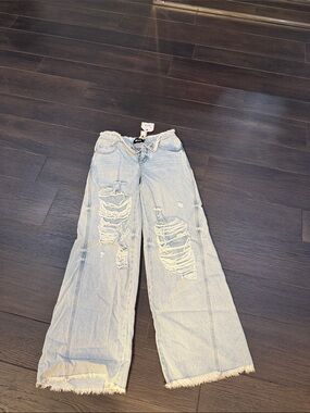 SER.O.YA Light Blue Distressed Wide-Leg Jeans with Frayed Hem